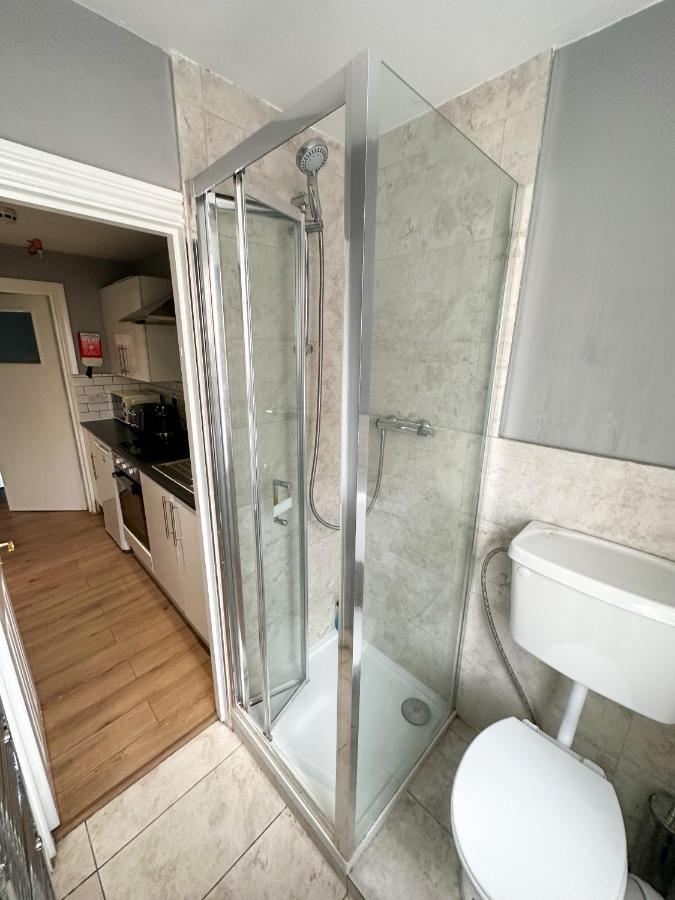 לונדון Number 27 Guesthouse מראה חיצוני תמונה