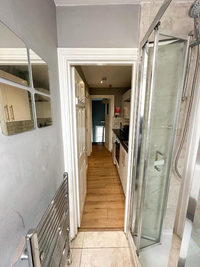 לונדון Number 27 Guesthouse מראה חיצוני תמונה